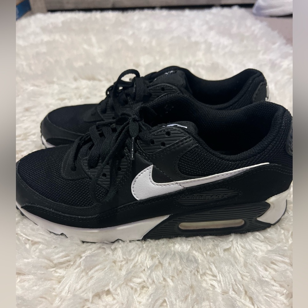 Black and white air maxes